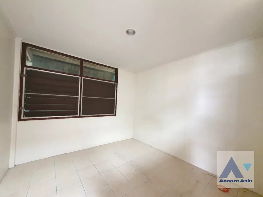 38  2 br House for rent and sale in Pattanakarn ,Bangkok ARL Ramkhamhaeng AA36622