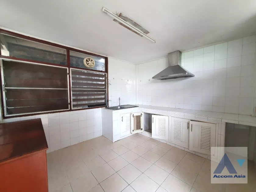 39  2 br House for rent and sale in Pattanakarn ,Bangkok ARL Ramkhamhaeng AA36622