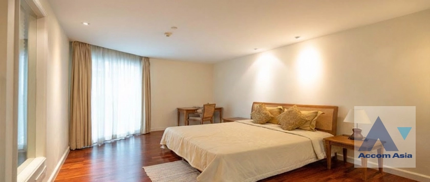 6  2 br Apartment for rent and sale in Silom ,Bangkok BTS Chong Nonsi at Highly Convenient Residence Fews Mins Walk to Silom and Sathon AA36628