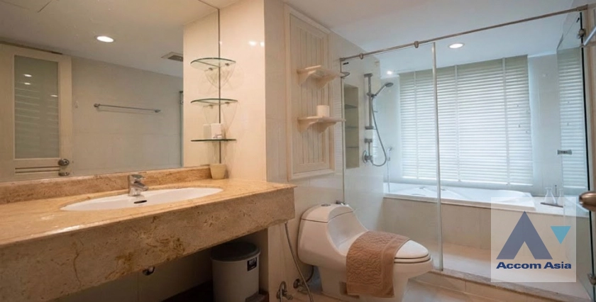 8  2 br Apartment for rent and sale in Silom ,Bangkok BTS Chong Nonsi at Highly Convenient Residence Fews Mins Walk to Silom and Sathon AA36628