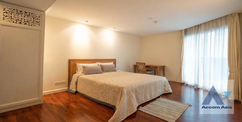 5  2 br Apartment for rent and sale in Silom ,Bangkok BTS Chong Nonsi at Highly Convenient Residence Fews Mins Walk to Silom and Sathon AA36628