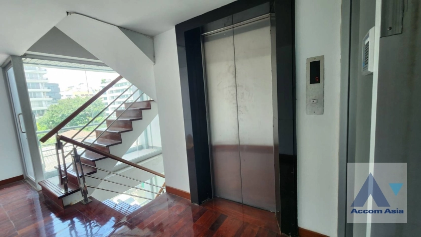  2  Shophouse For Rent in Sukhumvit ,Bangkok BTS Thong Lo AA36634