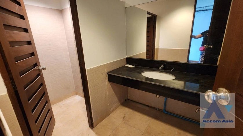 8  Shophouse For Rent in Sukhumvit ,Bangkok BTS Thong Lo AA36634