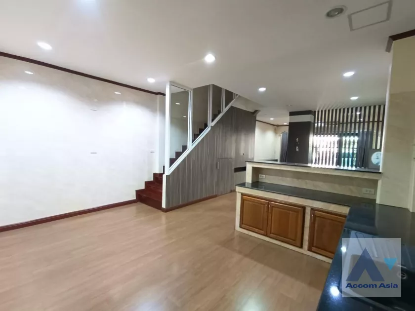 8  4 br Townhouse for rent and sale in Rama 3 ,Bangkok  AA36635