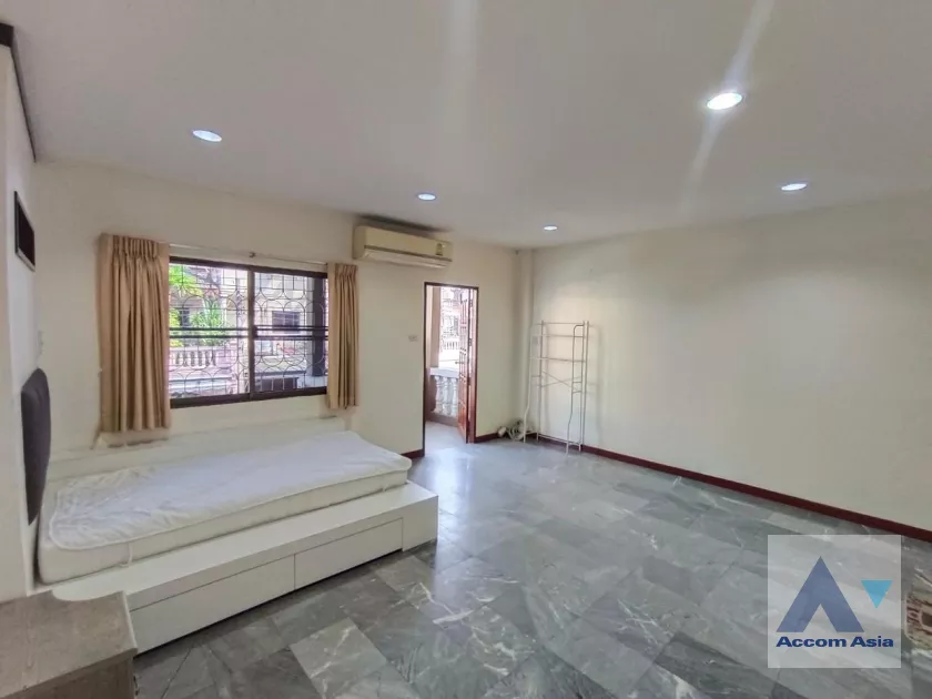 16  4 br Townhouse for rent and sale in Rama 3 ,Bangkok  AA36635