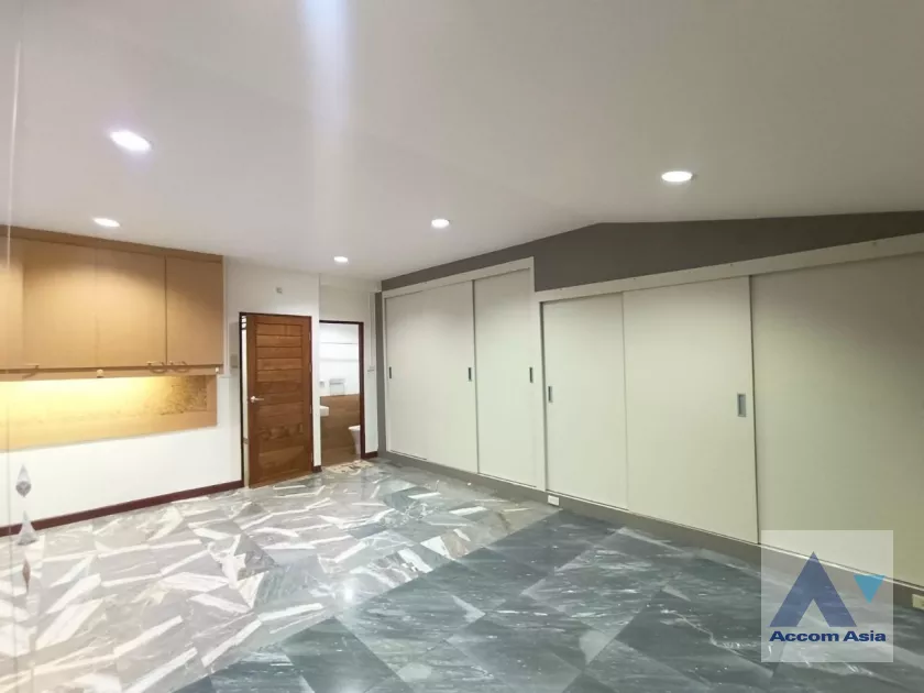 18  4 br Townhouse for rent and sale in Rama 3 ,Bangkok  AA36635