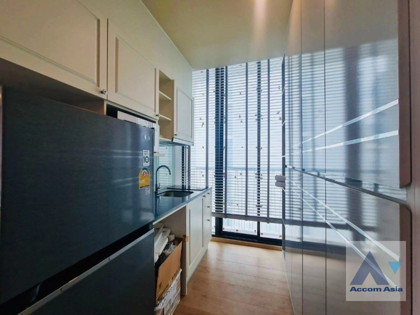 unitCorner Unit, Fully Furnished | Noble Recole