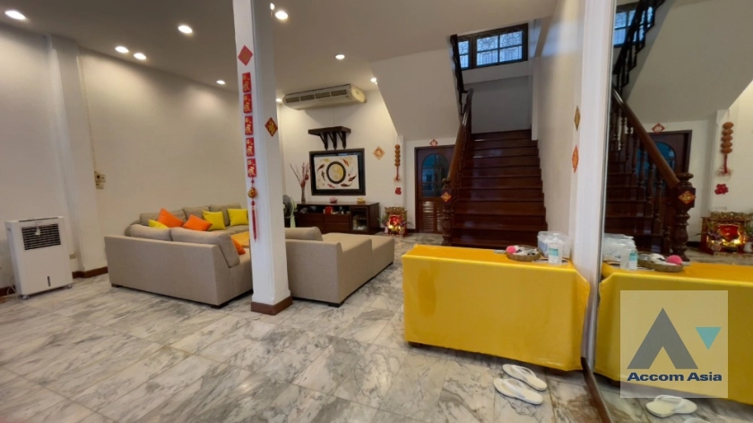  1  4 br House for rent and sale in Sukhumvit ,Bangkok BTS Ekkamai at Ekkamai Villas AA36656