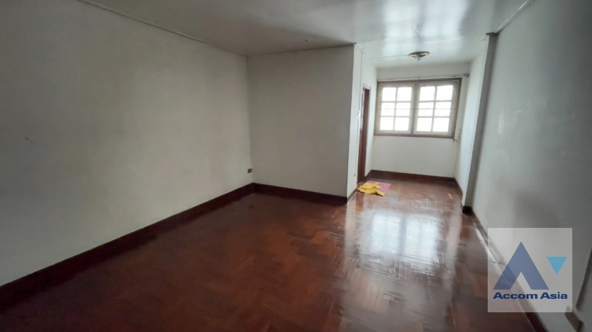 10  4 br House for rent and sale in Sukhumvit ,Bangkok BTS Ekkamai at Ekkamai Villas AA36656