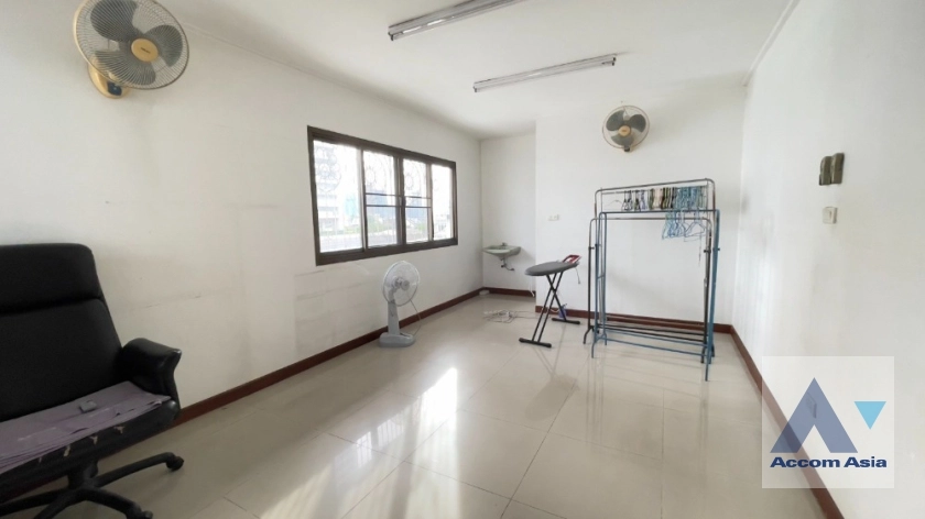 11  4 br House for rent and sale in Sukhumvit ,Bangkok BTS Ekkamai at Ekkamai Villas AA36656