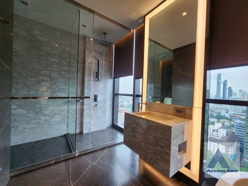23  2 br Condominium For Sale in Sukhumvit ,Bangkok BTS Thong Lo at The Monument Thong Lo AA36676