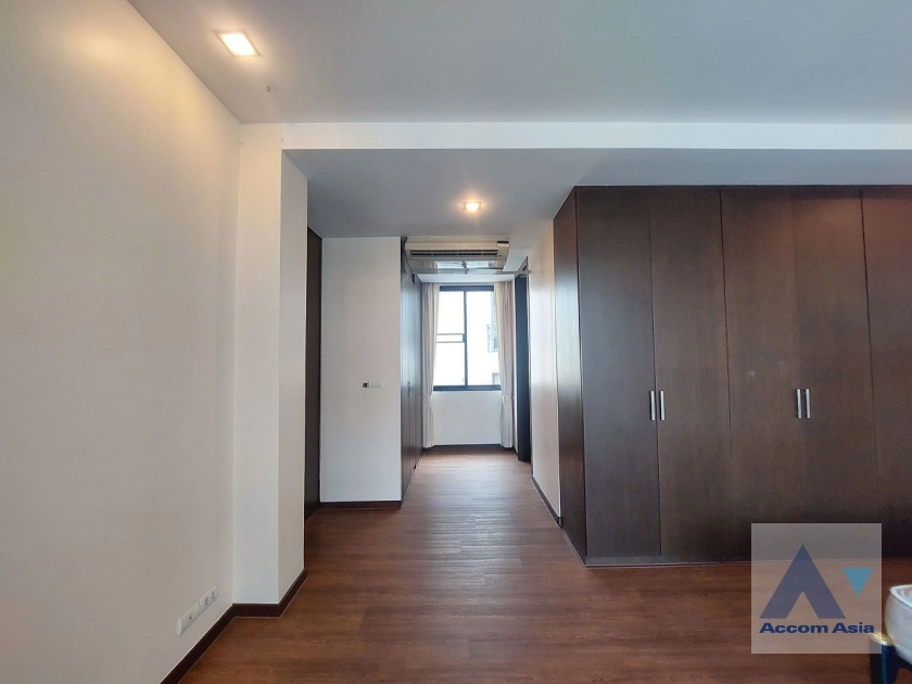 33  3 br House For Rent in Sathorn ,Bangkok MRT Khlong Toei 55091