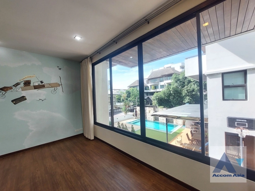 29  3 br House For Rent in Sathorn ,Bangkok MRT Khlong Toei 55091