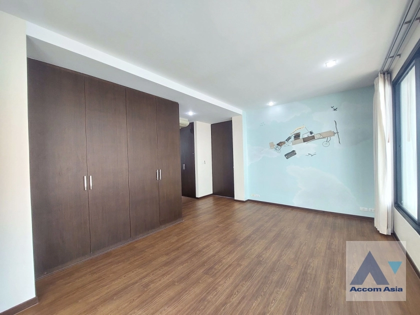 28  3 br House For Rent in Sathorn ,Bangkok MRT Khlong Toei 55091