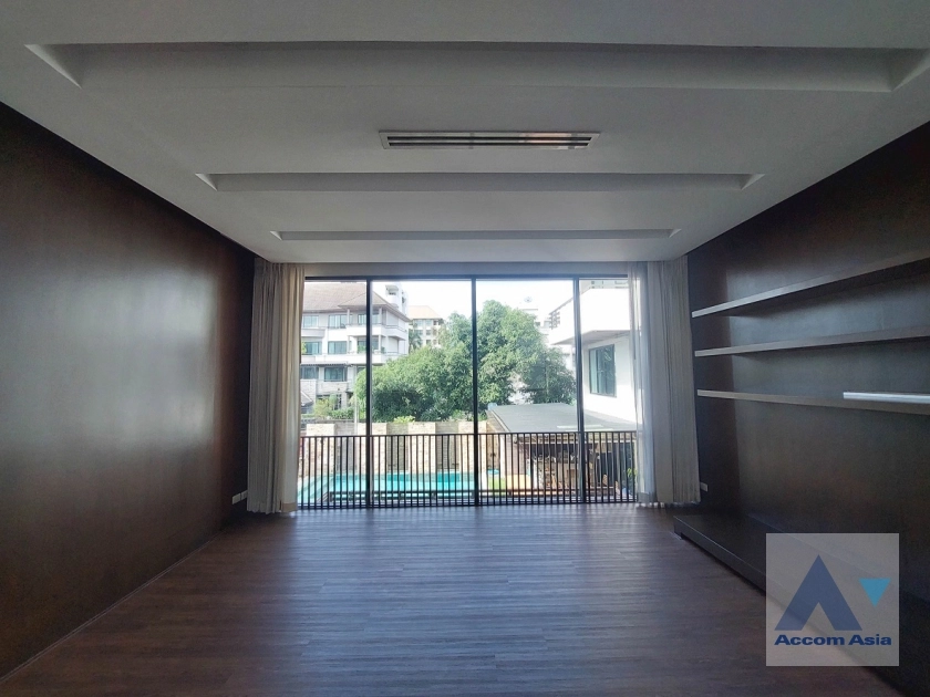 20  3 br House For Rent in Sathorn ,Bangkok MRT Khlong Toei 55091