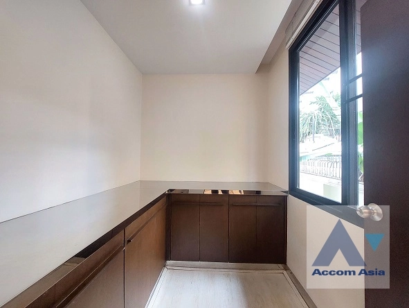 42  3 br House For Rent in Sathorn ,Bangkok MRT Khlong Toei 55091
