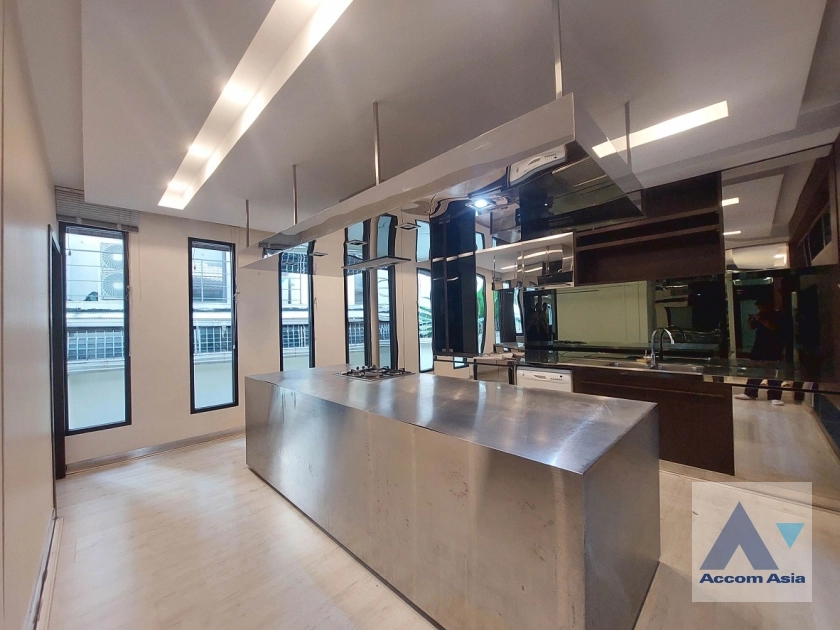 14  3 br House For Rent in Sathorn ,Bangkok MRT Khlong Toei 55091