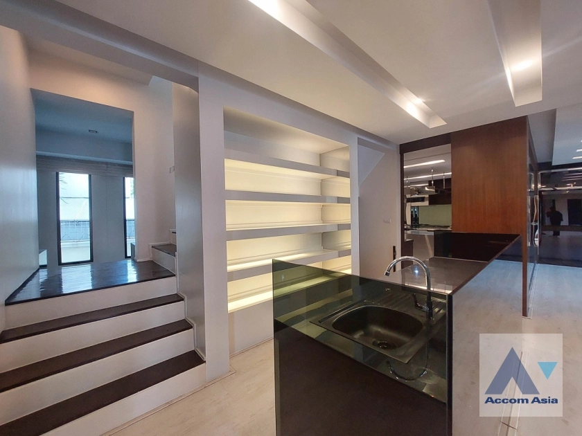 16  3 br House For Rent in Sathorn ,Bangkok MRT Khlong Toei 55091