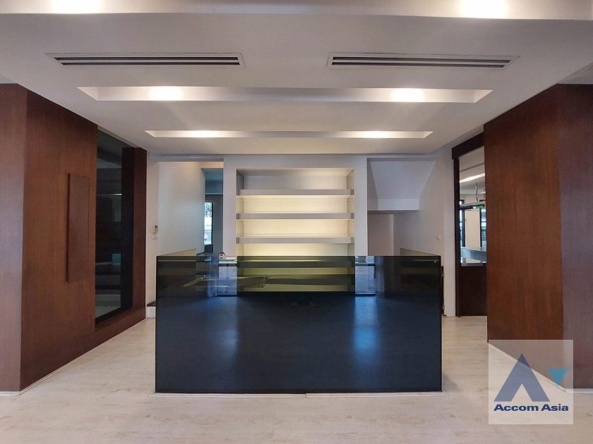 17  3 br House For Rent in Sathorn ,Bangkok MRT Khlong Toei 55091