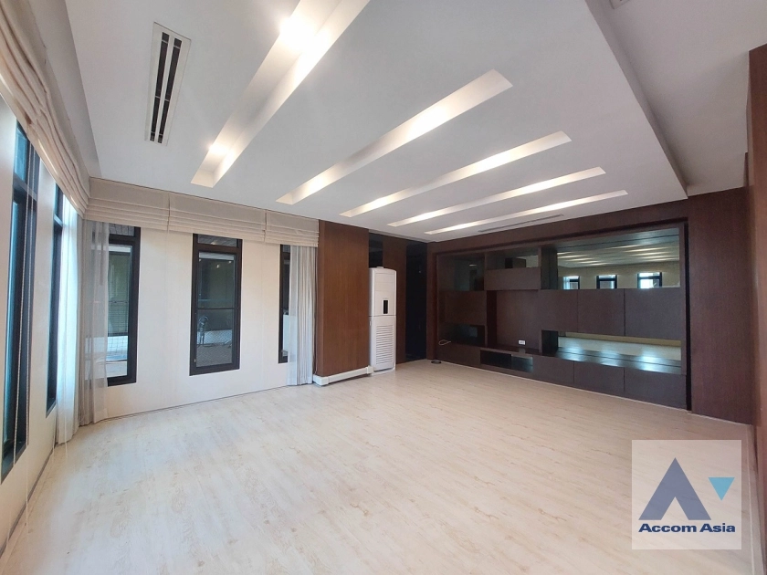 12  3 br House For Rent in Sathorn ,Bangkok MRT Khlong Toei 55091