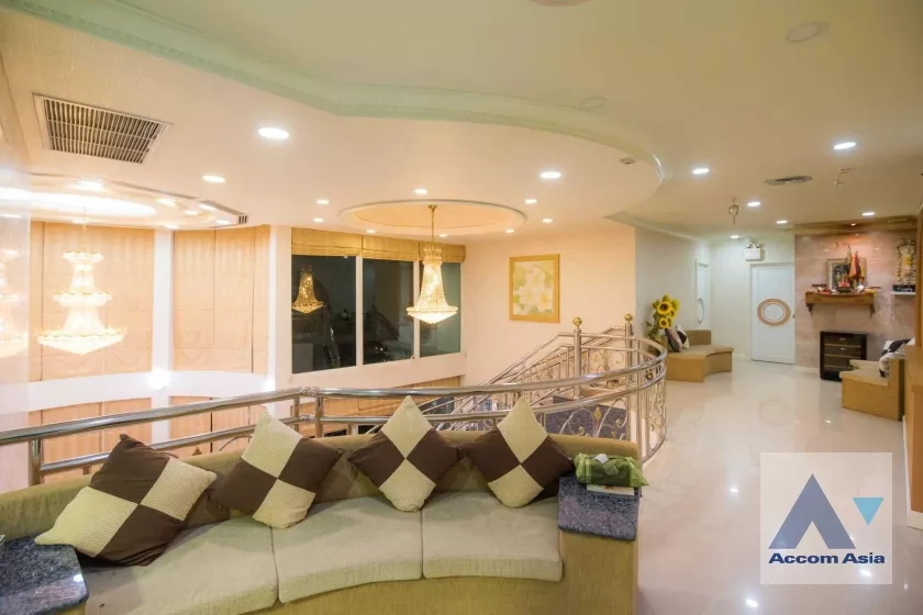 9  5 br House For Sale in Lat Phrao ,Bangkok BTS Asok AA36694