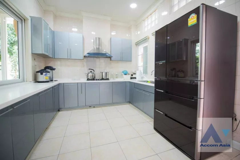 5  5 br House For Sale in Lat Phrao ,Bangkok BTS Asok AA36694