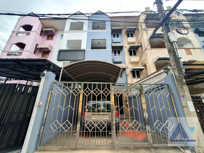  2  4 br Townhouse For Sale in Sukhumvit ,Bangkok BTS Phra khanong AA36700