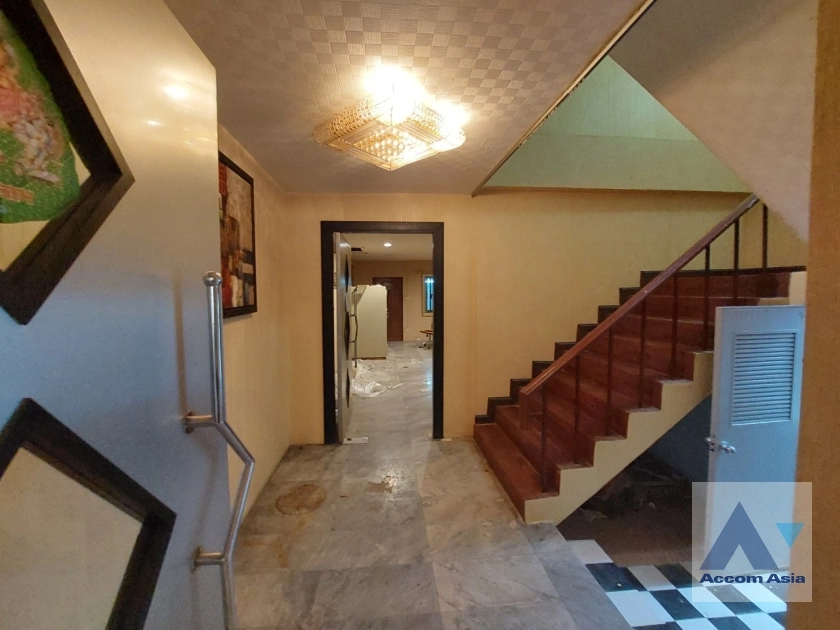 7  4 br Townhouse For Sale in Sukhumvit ,Bangkok BTS Phra khanong AA36700