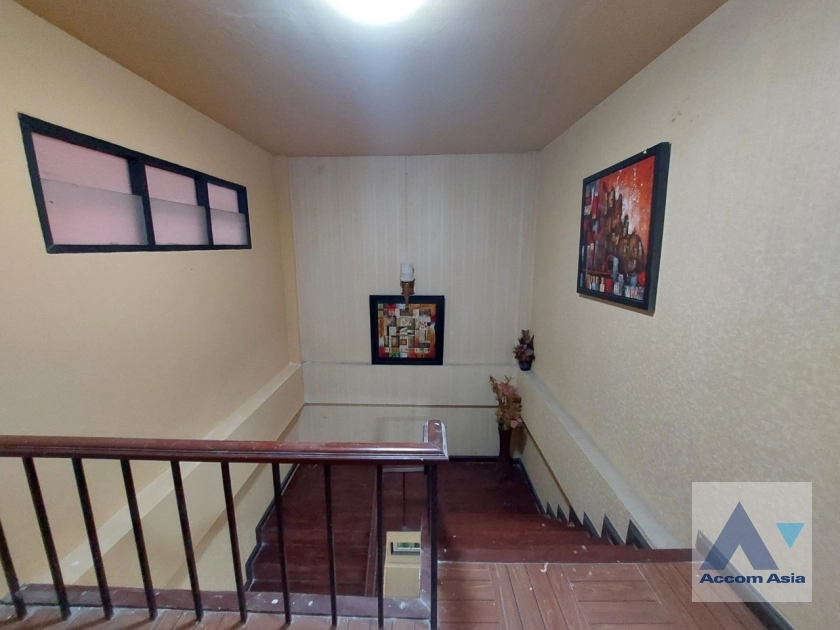 14  4 br Townhouse For Sale in Sukhumvit ,Bangkok BTS Phra khanong AA36700