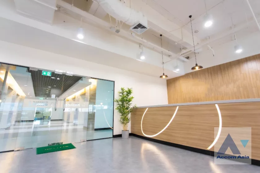  Sermmit Tower Office space  for Rent MRT Sukhumvit in Sukhumvit Bangkok