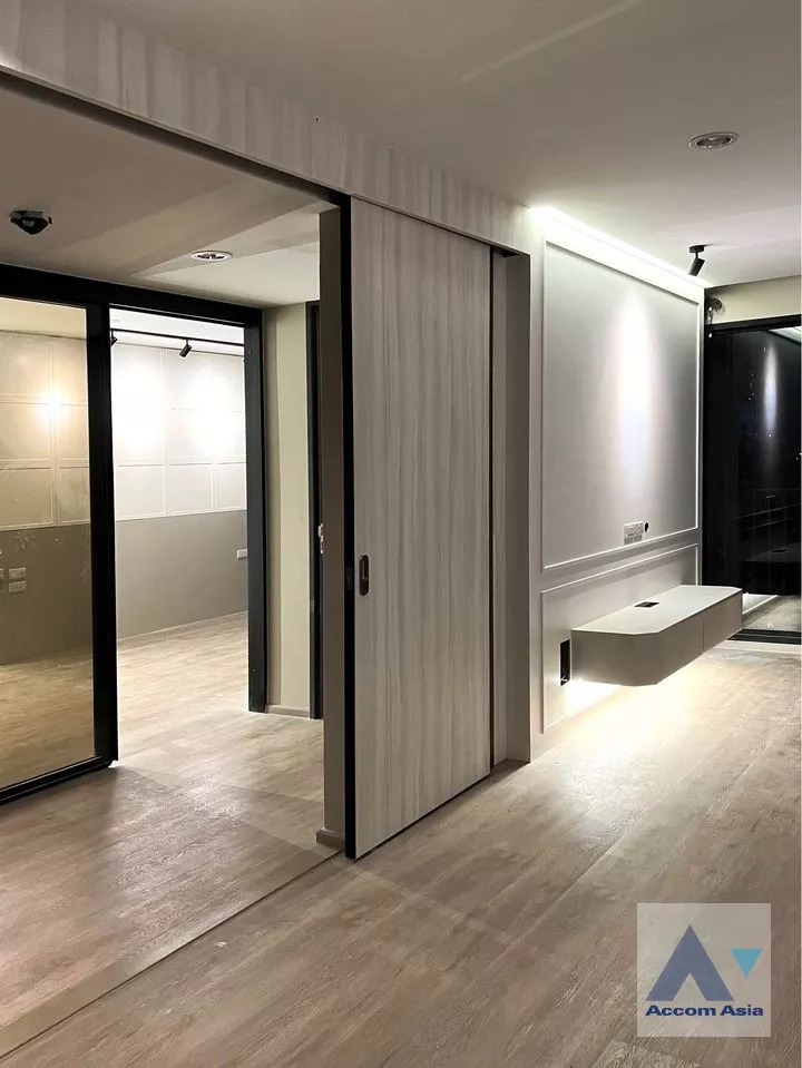 9  1 br Condominium For Sale in Ploenchit ,Bangkok BTS Ploenchit at Noble Above Wireless Ruamrudee AA36724