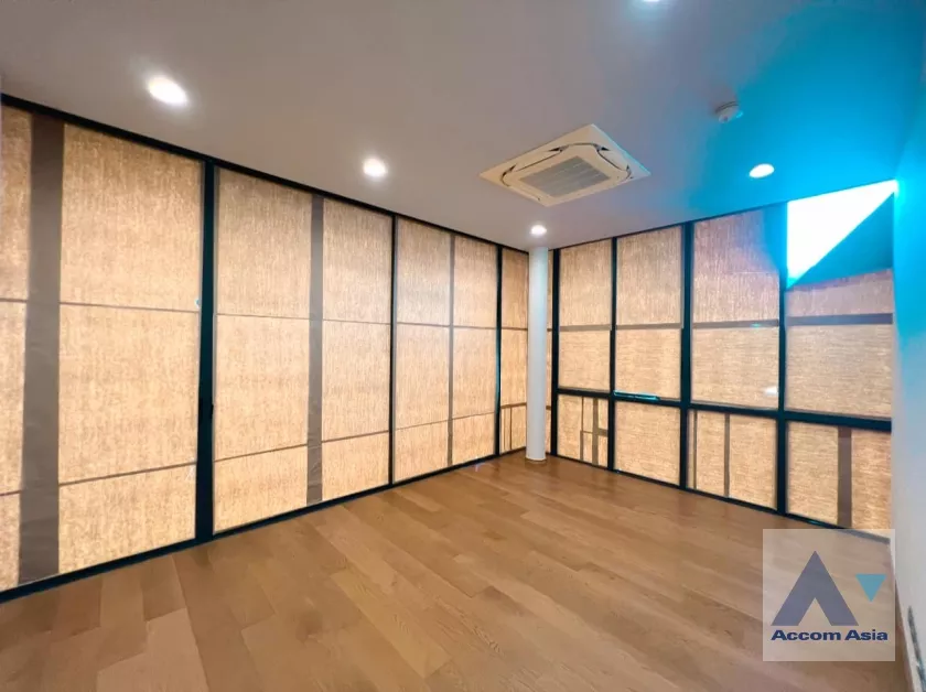 7  5 br House For Sale in Ratchadaphisek ,Bangkok MRT Phetchaburi at House AA36726