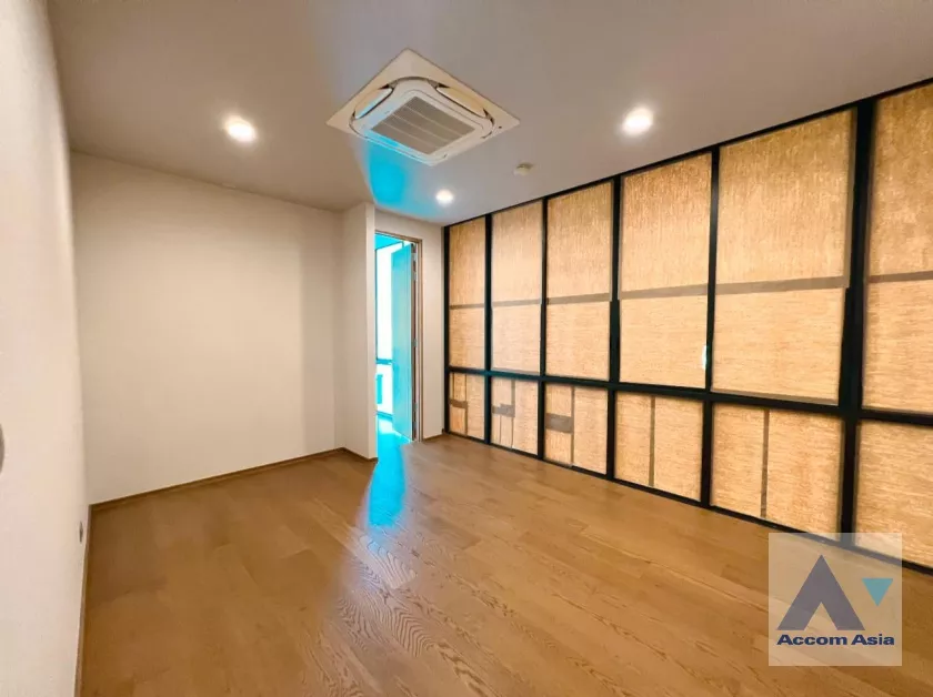 9  5 br House For Sale in Ratchadaphisek ,Bangkok MRT Phetchaburi at House AA36726