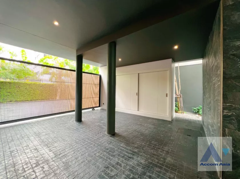 14  5 br House For Sale in Ratchadaphisek ,Bangkok MRT Phetchaburi at House AA36726