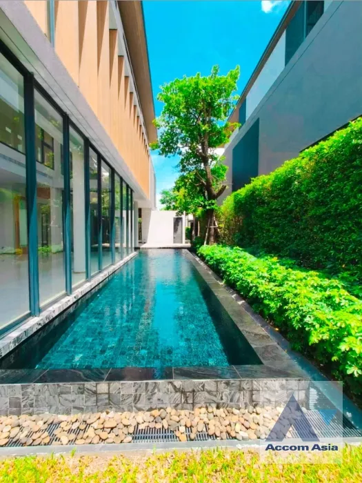  1  5 br House For Sale in Ratchadaphisek ,Bangkok MRT Phetchaburi at House AA36726