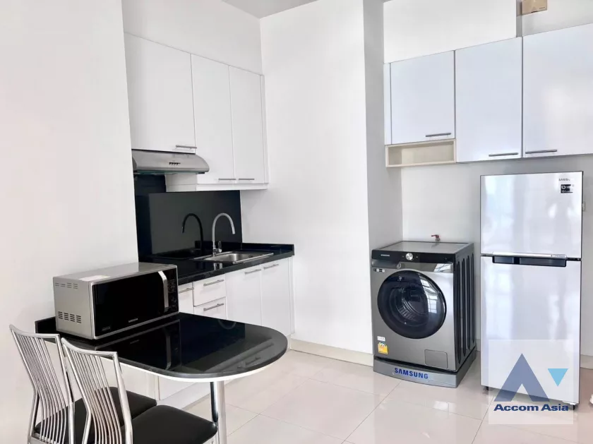 4  2 br Condominium For Rent in Sukhumvit ,Bangkok BTS Asok - MRT Sukhumvit at CitiSmart Sukhumvit 18 AA36742