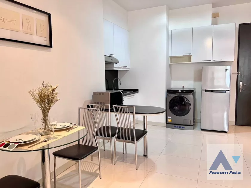 unit 2 Bedrooms  Condominium For Rent in Sukhumvit, Bangkok  near BTS Asok - MRT Sukhumvit (AA36742)