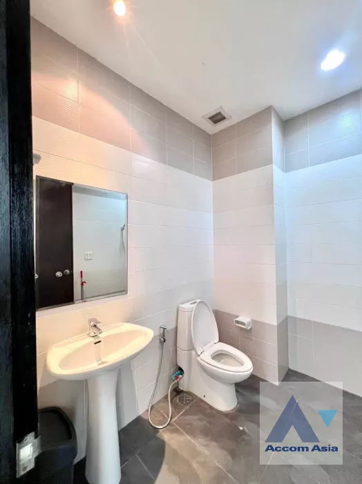 10  2 br Condominium For Rent in Sukhumvit ,Bangkok BTS Asok - MRT Sukhumvit at CitiSmart Sukhumvit 18 AA36742
