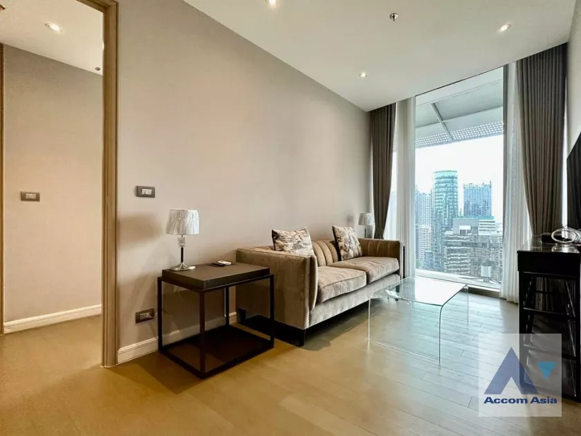 Magnolias Ratchadamri Boulevard Condominium  1 Bedroom for Sale BTS Ratchadamri in Ploenchit Bangkok
