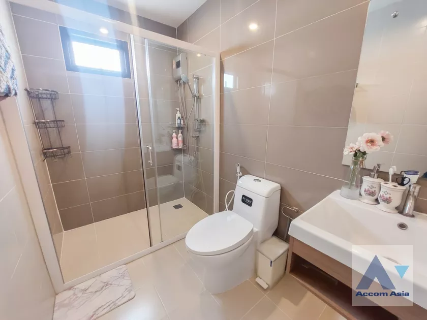 34  3 br Townhouse For Rent in Ratchadapisek ,Bangkok MRT Sutthisan at The Connect UP 3 AA36747