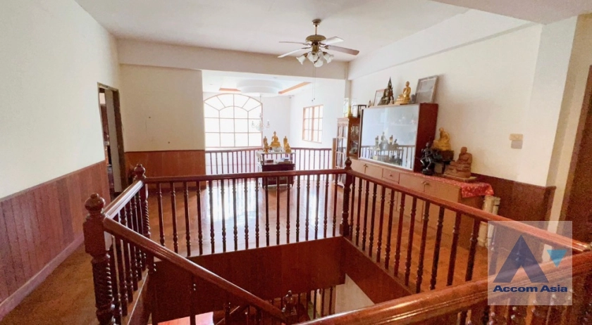 12  4 br House for rent and sale in Sukhumvit ,Bangkok BTS Bang Chak AA36754