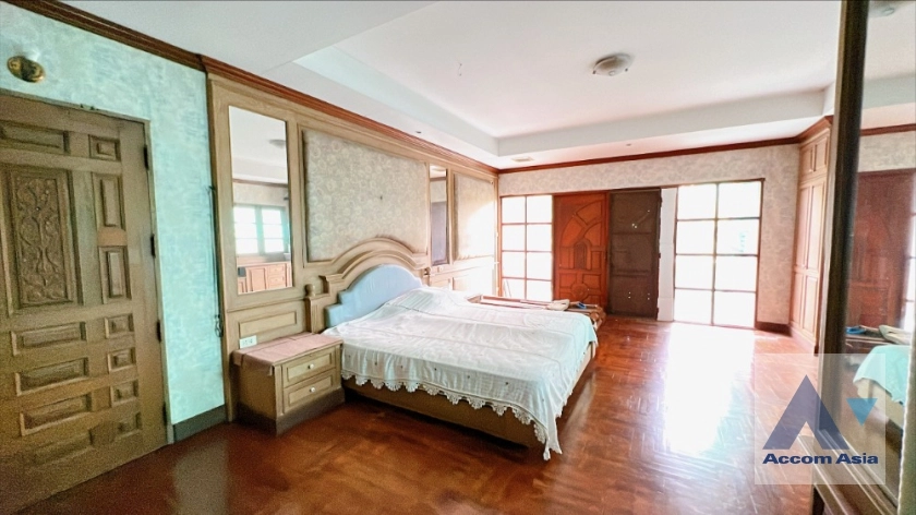 15  4 br House for rent and sale in Sukhumvit ,Bangkok BTS Bang Chak AA36754
