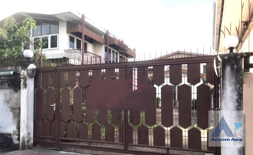  2  Land For Sale in Sukhumvit ,Bangkok BTS Phra khanong AA36755