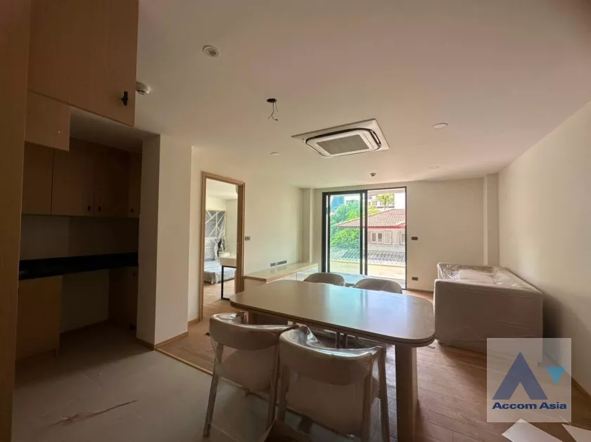  3 Bedrooms  Apartment For Rent in Sukhumvit, Bangkok  near BTS Phrom Phong (AA36760)