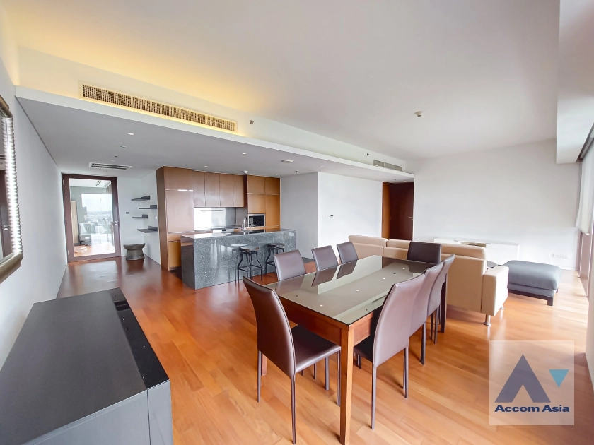  2  2 br Condominium For Rent in Ploenchit ,Bangkok BTS Ratchadamri at Hansar Residence AA36771