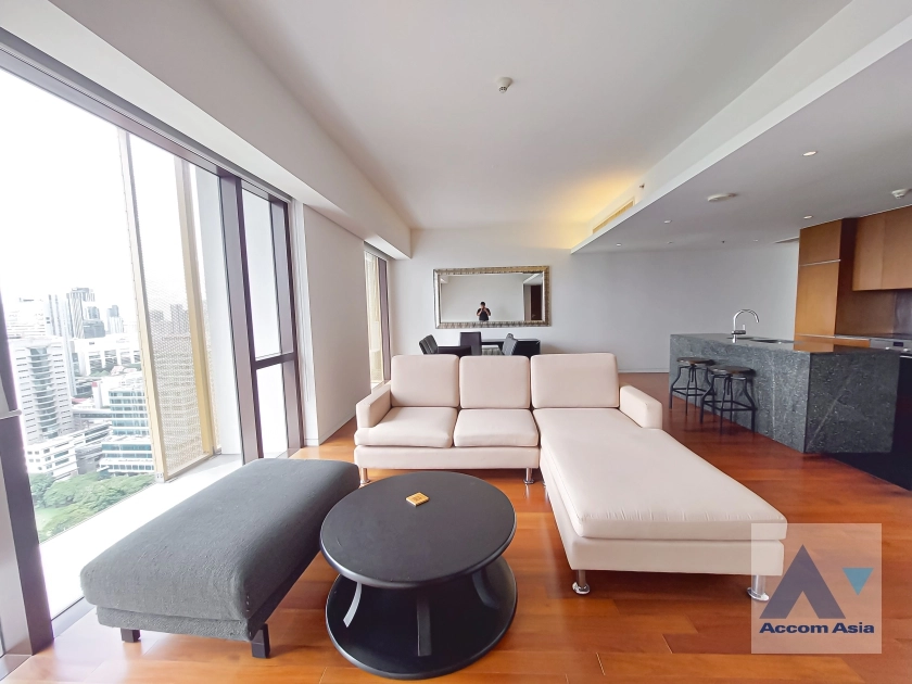 9  2 br Condominium For Rent in Ploenchit ,Bangkok BTS Ratchadamri at Hansar Residence AA36771