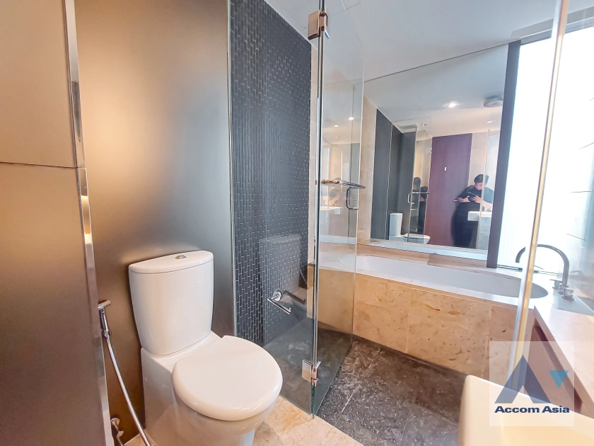 12  2 br Condominium For Rent in Ploenchit ,Bangkok BTS Ratchadamri at Hansar Residence AA36772