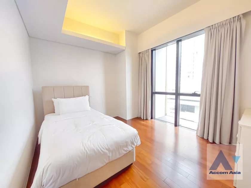 13  2 br Condominium For Rent in Ploenchit ,Bangkok BTS Ratchadamri at Hansar Residence AA36772