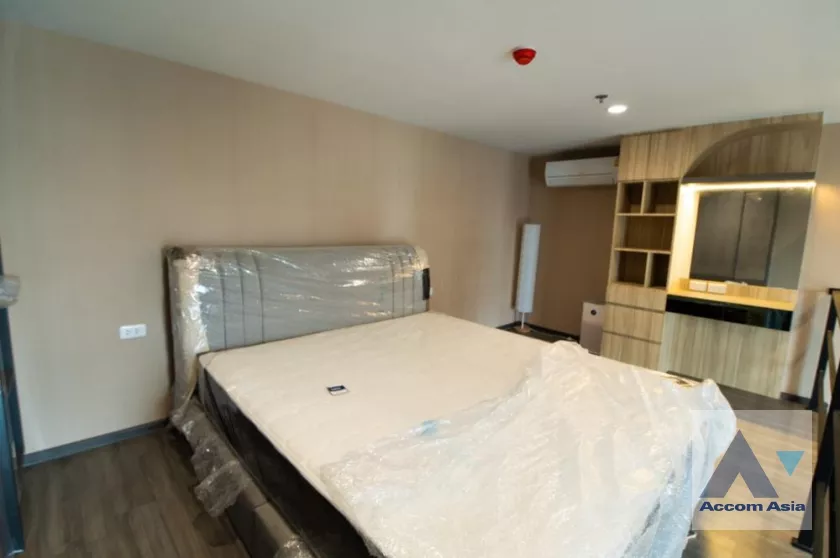 unit 1 Bedroom  Condominium For Rent in Silom, Bangkok  near BTS Sala Daeng - MRT Sam Yan (AA36774)