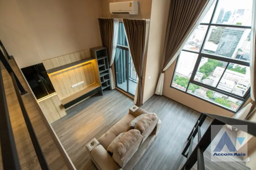  1 Bedroom  Condominium For Rent in Silom, Bangkok  near BTS Sala Daeng - MRT Sam Yan (AA36774)